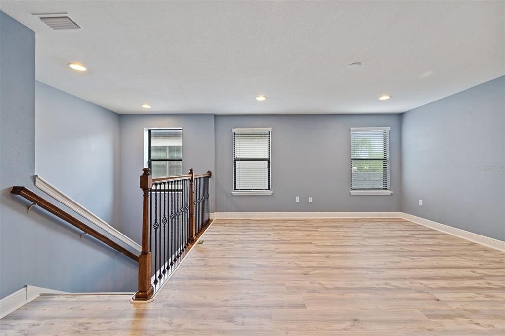 For Sale: $599,999 (5 beds, 4 baths, 3537 Square Feet)