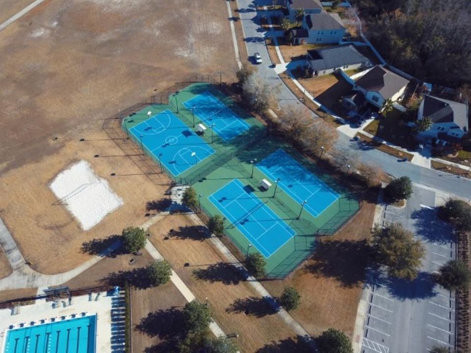 En Renta: $4,675 (5 camas, 4 baños, 3522 Pies cuadrados)