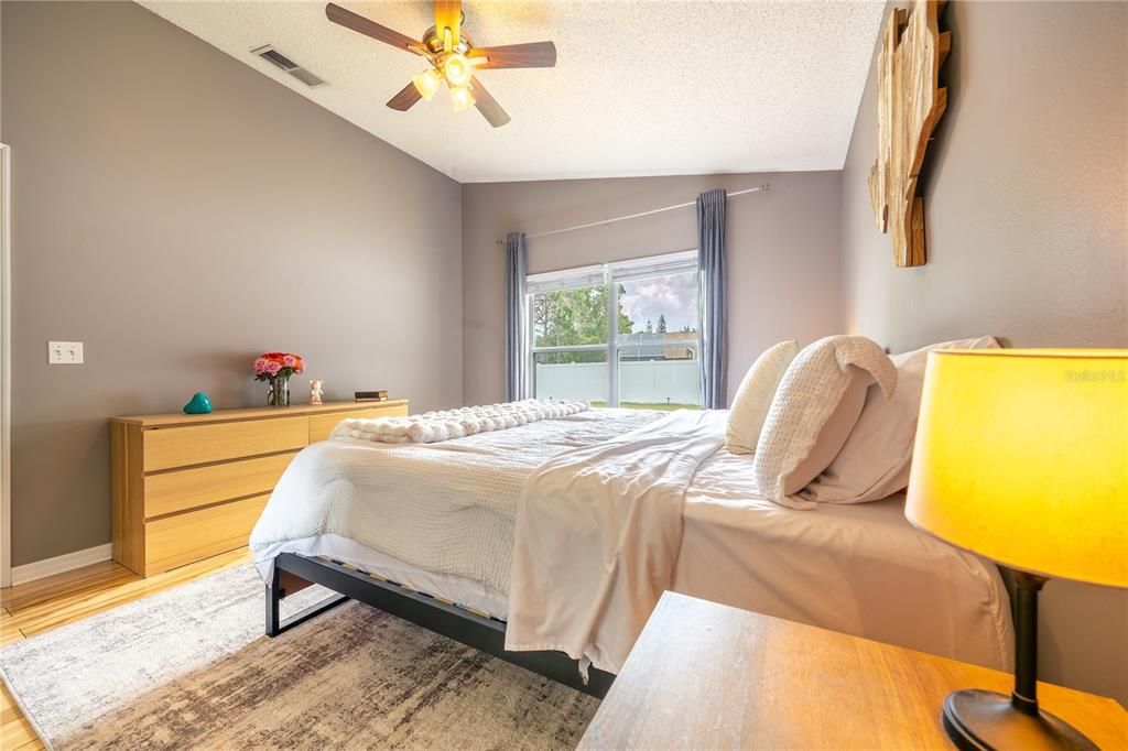 В аренду: $2,550 (3 спален, 2 ванн, 1096 Квадратных фут)