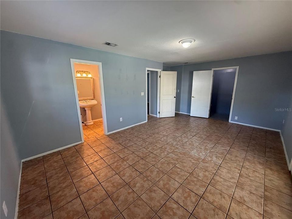 En Venta: $195,000 (3 camas, 2 baños, 1315 Pies cuadrados)