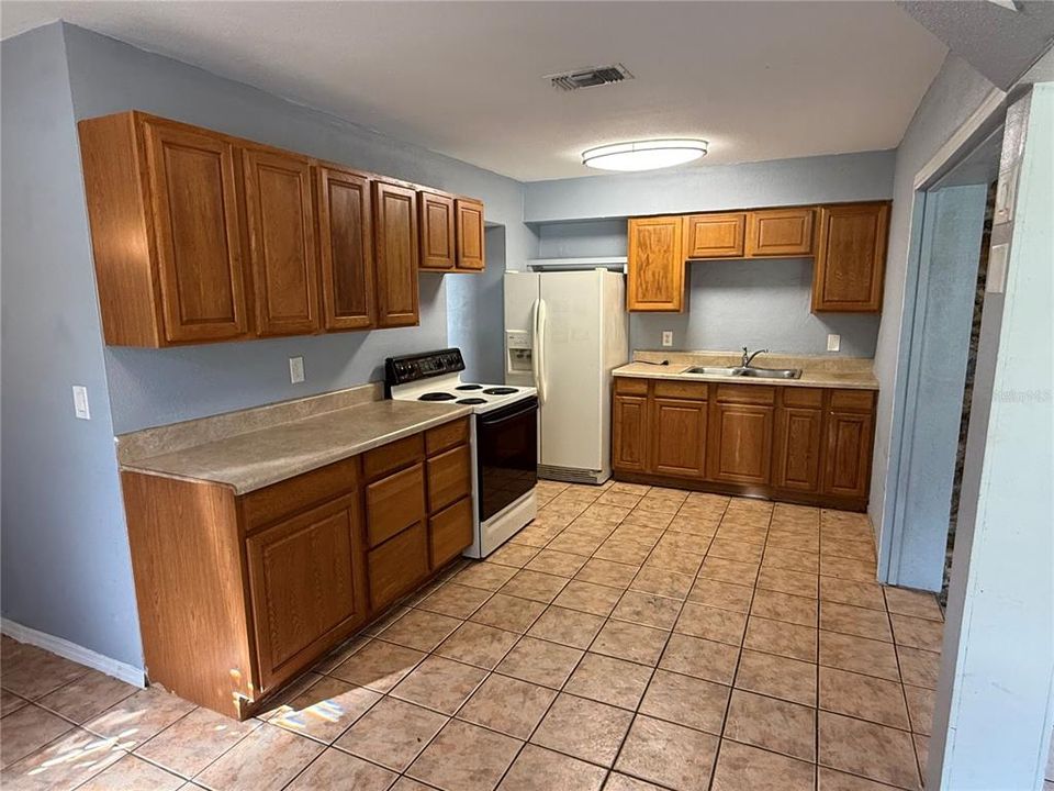 En Venta: $195,000 (3 camas, 2 baños, 1315 Pies cuadrados)