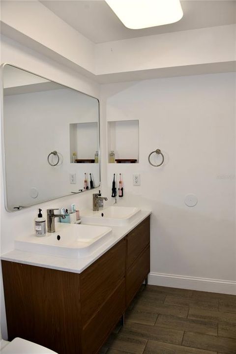 На продажу: $325,000 (3 спален, 2 ванн, 1218 Квадратных фут)