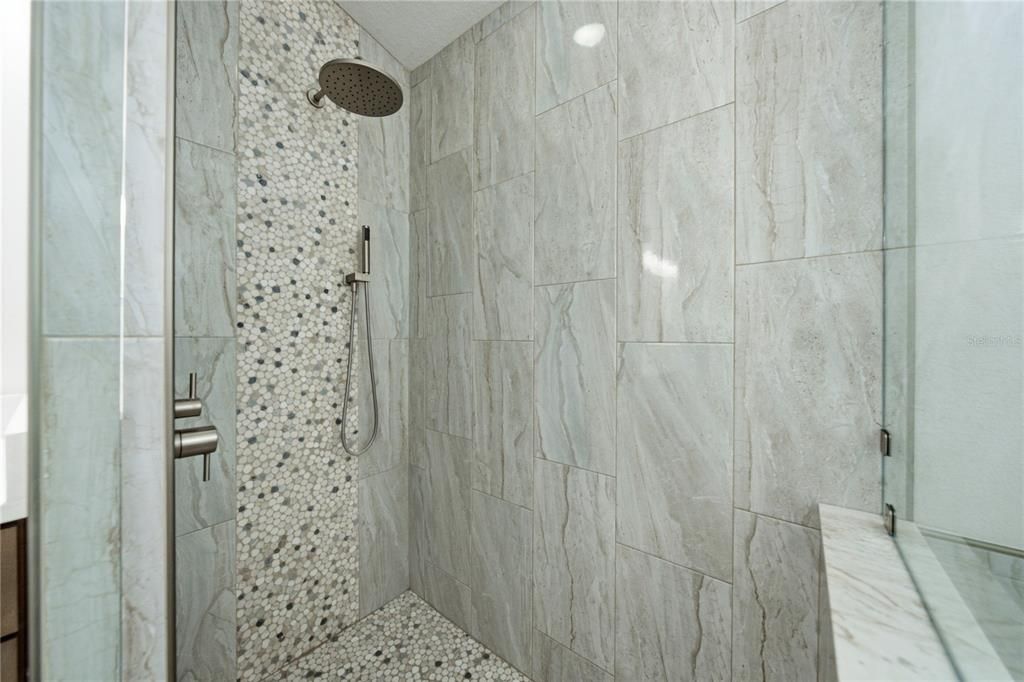 На продажу: $360,000 (4 спален, 2 ванн, 2034 Квадратных фут)