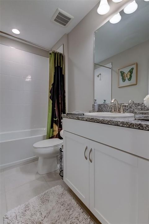 En Renta: $4,200 (5 camas, 4 baños, 3601 Pies cuadrados)