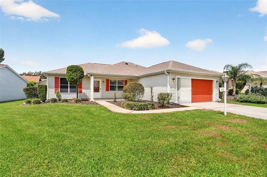 For Sale: $259,900 (2 beds, 2 baths, 1092 Square Feet)