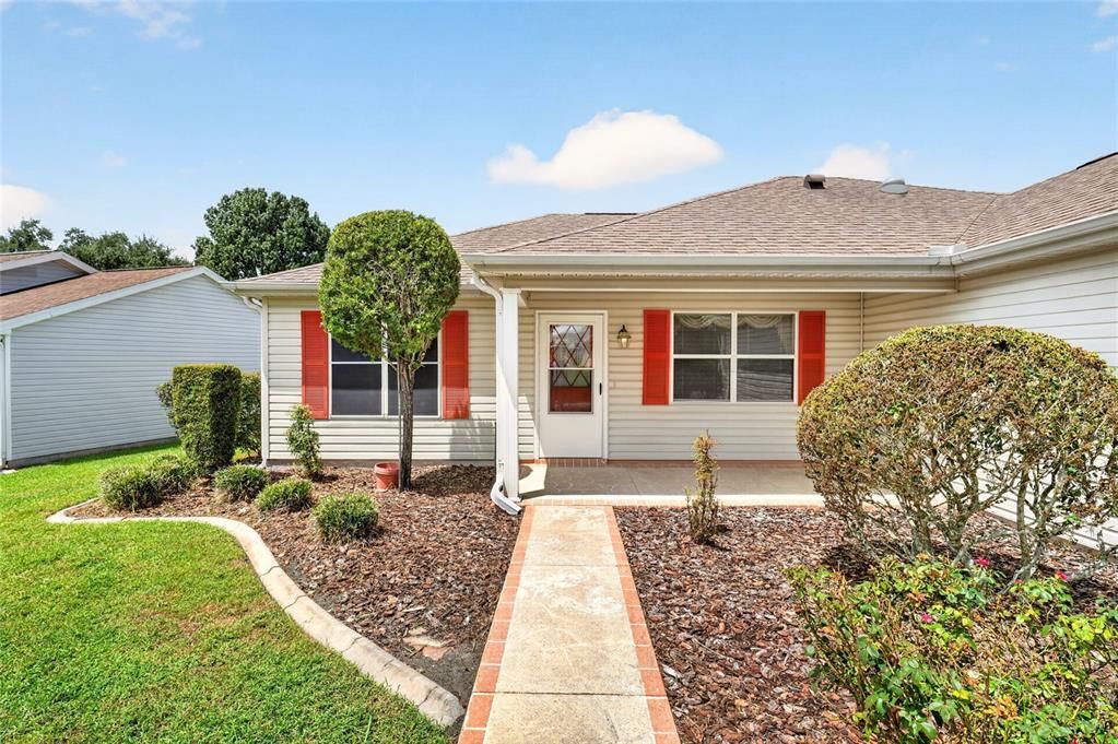 For Sale: $259,900 (2 beds, 2 baths, 1092 Square Feet)