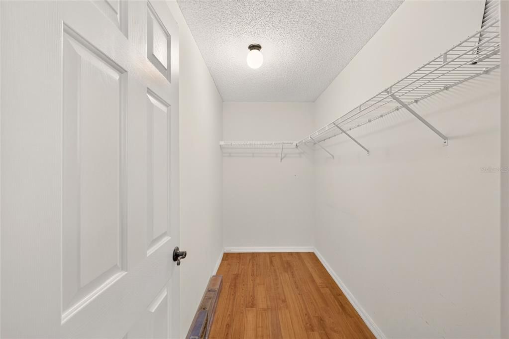 For Sale: $259,900 (2 beds, 2 baths, 1092 Square Feet)