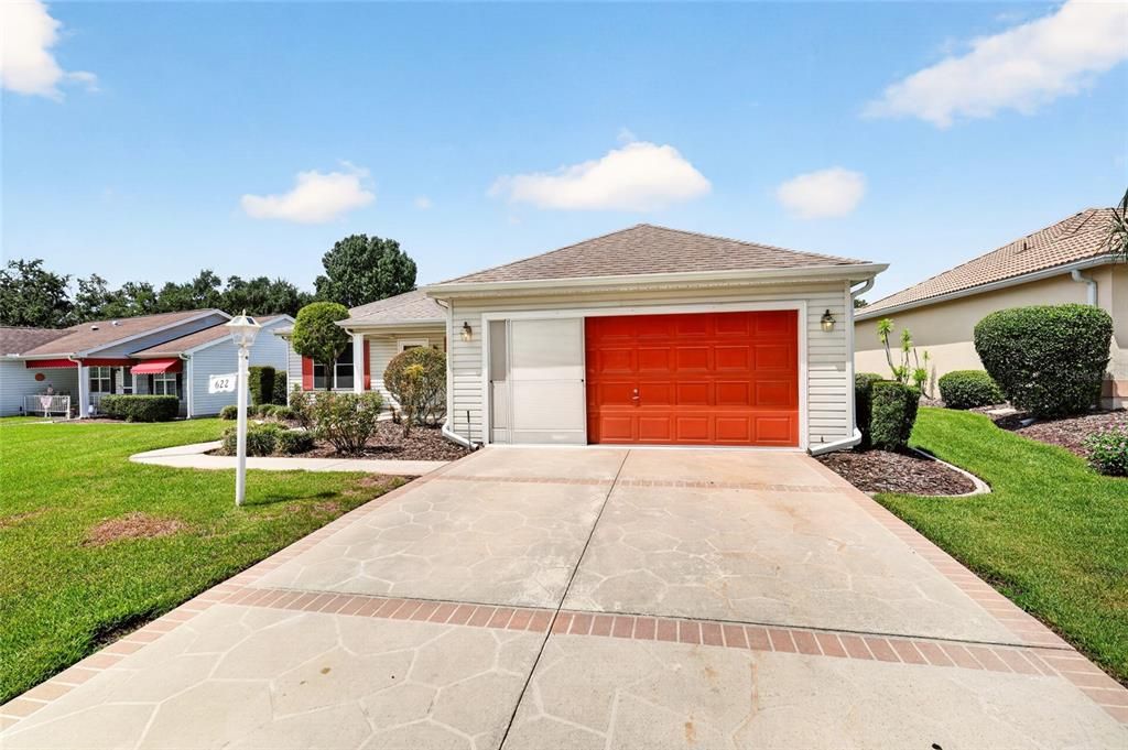 For Sale: $259,900 (2 beds, 2 baths, 1092 Square Feet)