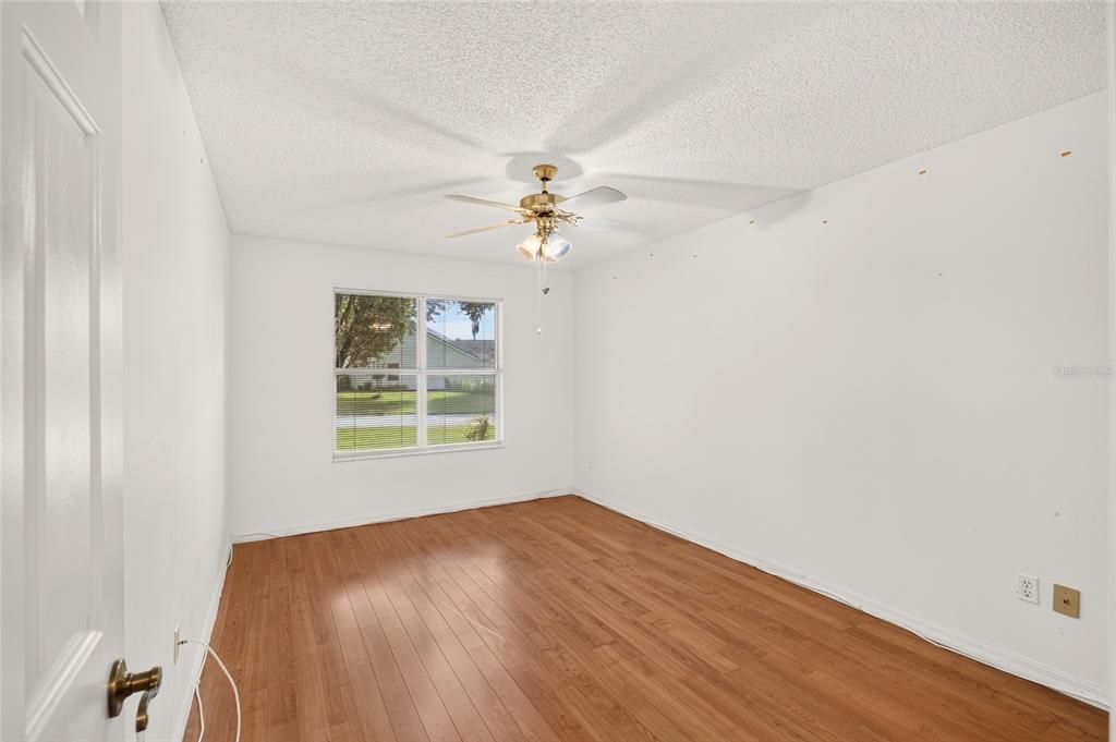 For Sale: $259,900 (2 beds, 2 baths, 1092 Square Feet)