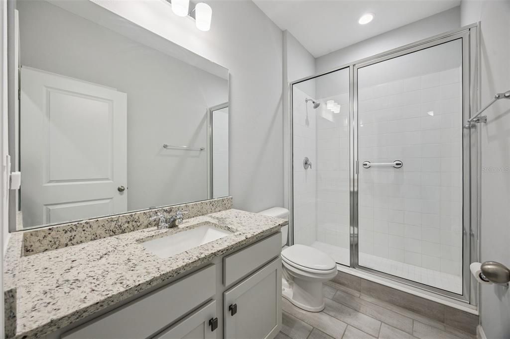 For Sale: $640,000 (6 beds, 4 baths, 3985 Square Feet)