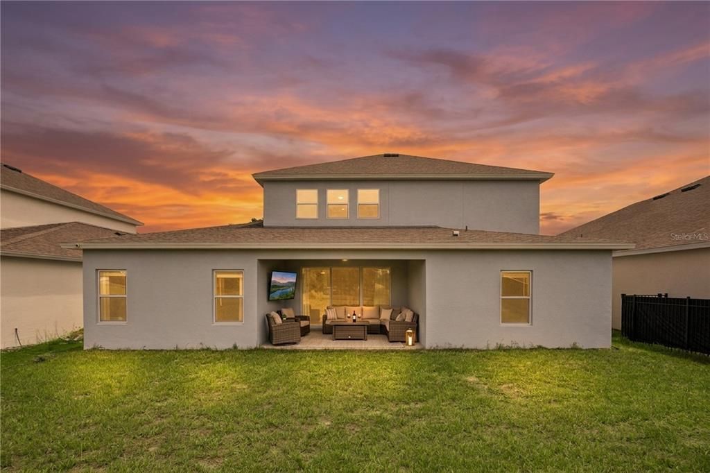 For Sale: $640,000 (6 beds, 4 baths, 3985 Square Feet)