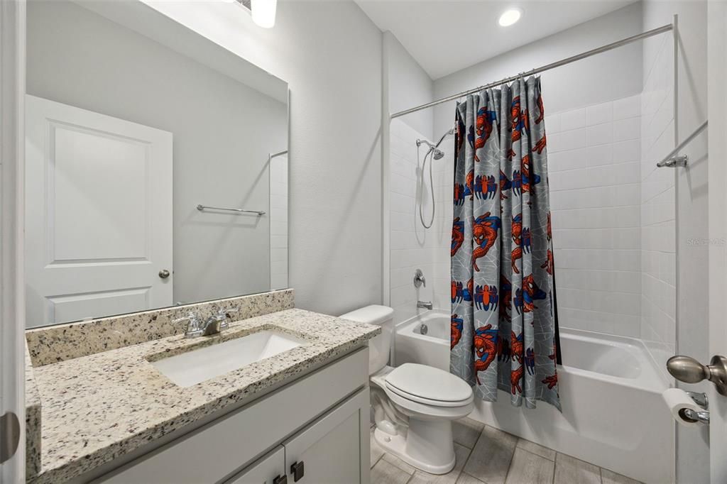 For Sale: $640,000 (6 beds, 4 baths, 3985 Square Feet)