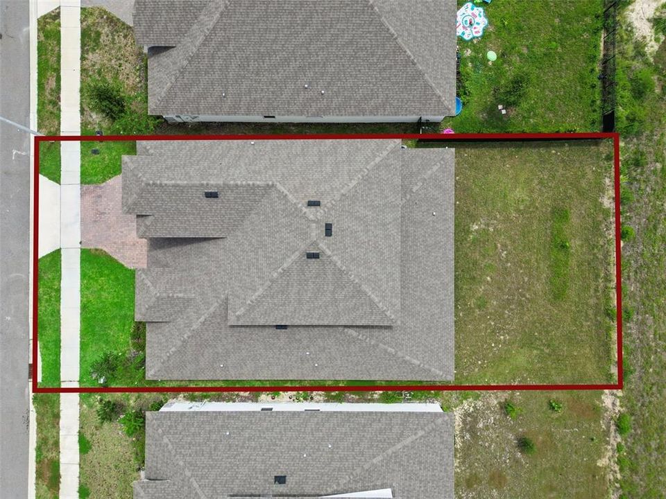 For Sale: $640,000 (6 beds, 4 baths, 3985 Square Feet)