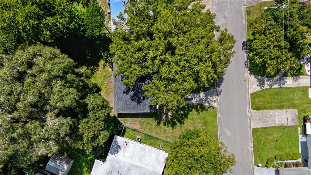 For Sale: $189,000 (2 beds, 1 baths, 720 Square Feet)