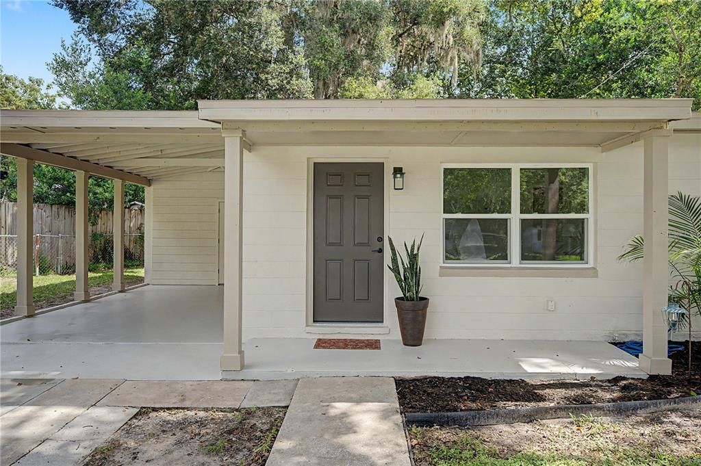For Sale: $189,000 (2 beds, 1 baths, 720 Square Feet)