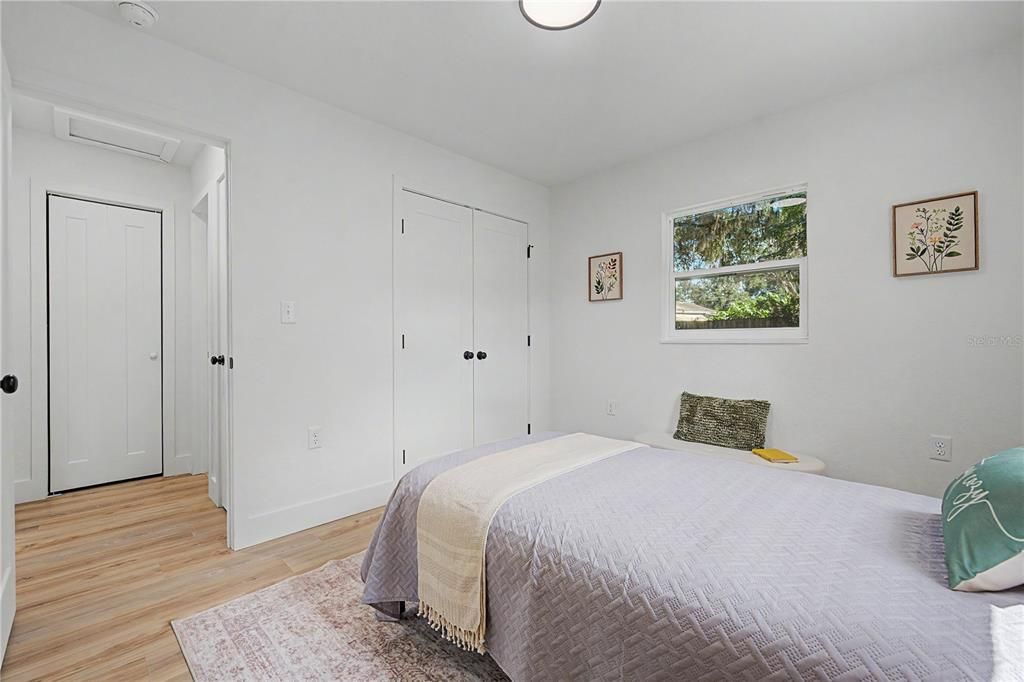 For Sale: $189,000 (2 beds, 1 baths, 720 Square Feet)