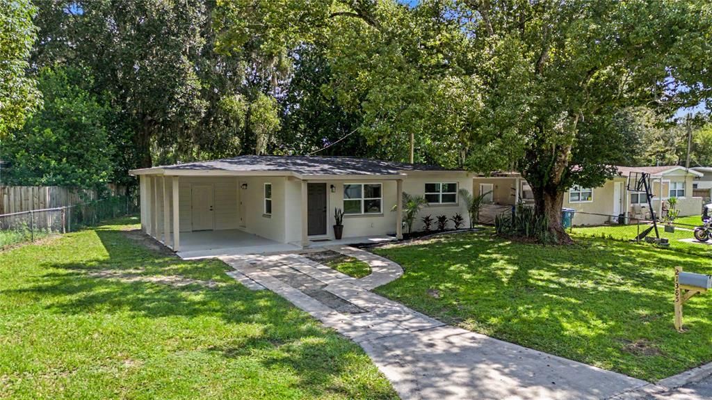 For Sale: $189,000 (2 beds, 1 baths, 720 Square Feet)