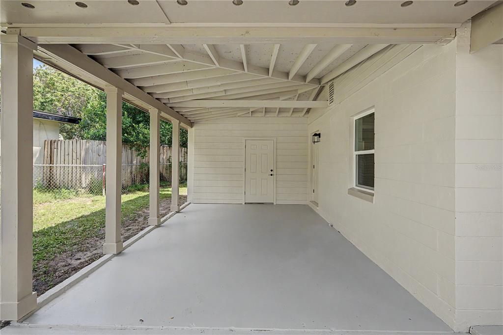 For Sale: $189,000 (2 beds, 1 baths, 720 Square Feet)