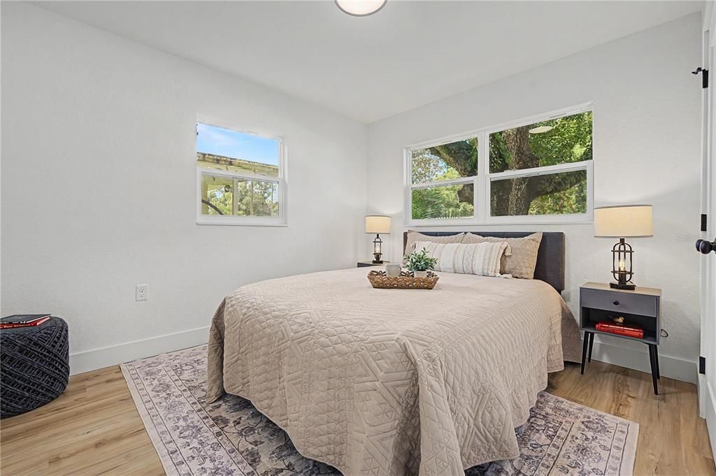 For Sale: $189,000 (2 beds, 1 baths, 720 Square Feet)