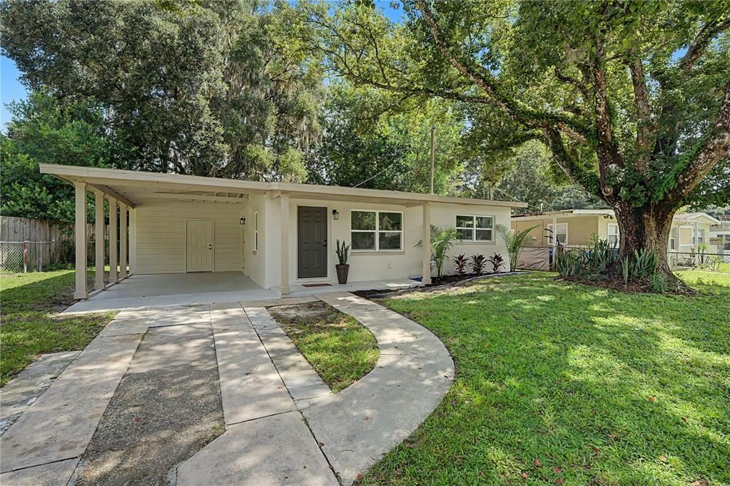 For Sale: $189,000 (2 beds, 1 baths, 720 Square Feet)