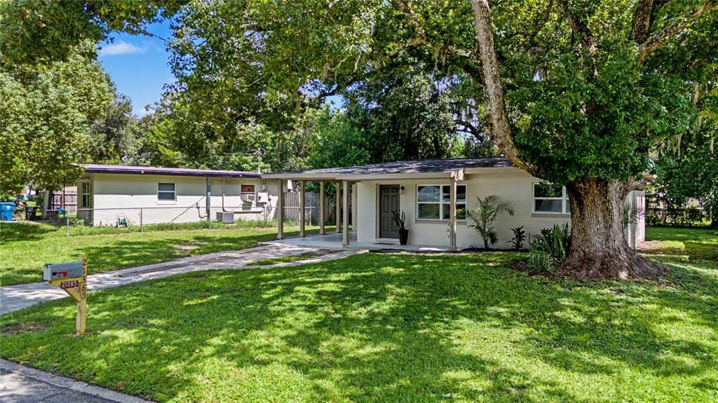 For Sale: $189,000 (2 beds, 1 baths, 720 Square Feet)