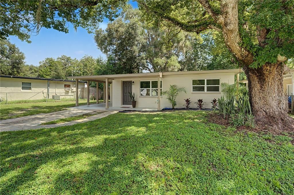 For Sale: $189,000 (2 beds, 1 baths, 720 Square Feet)