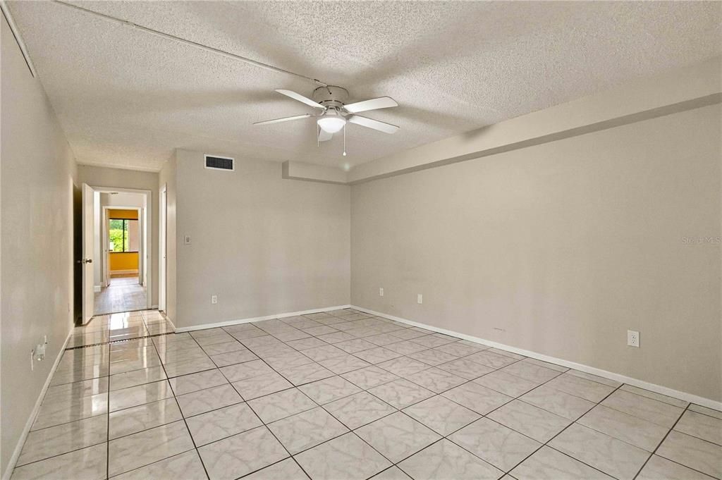 For Sale: $139,000 (2 beds, 2 baths, 1146 Square Feet)