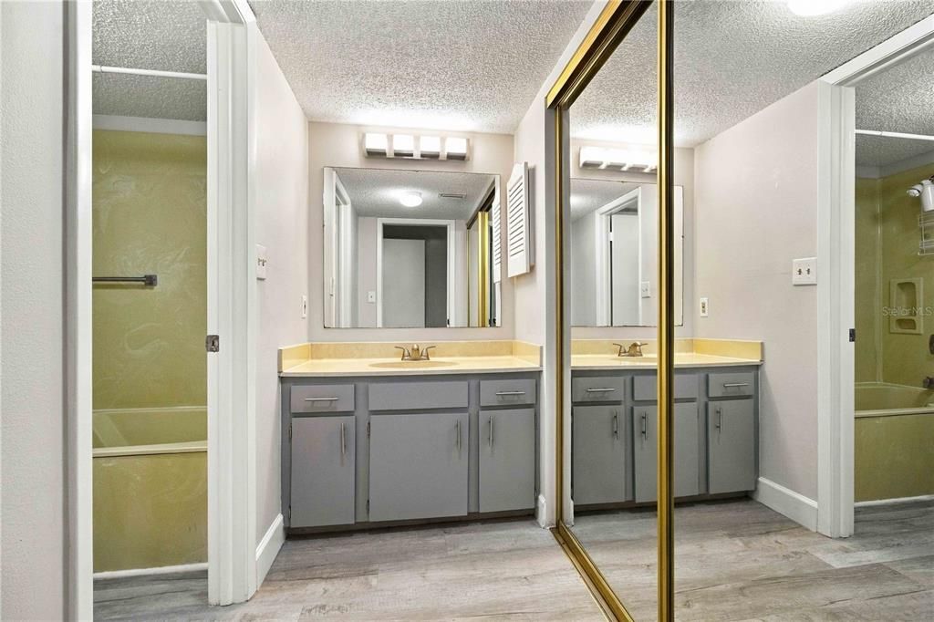 For Sale: $139,000 (2 beds, 2 baths, 1146 Square Feet)
