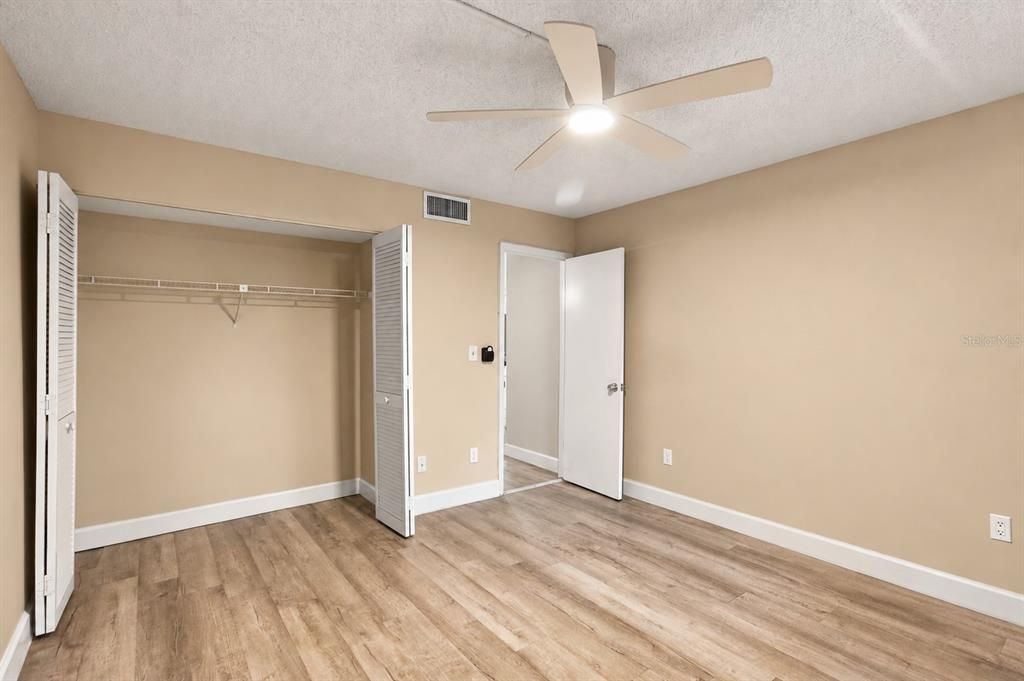 For Sale: $139,000 (2 beds, 2 baths, 1146 Square Feet)
