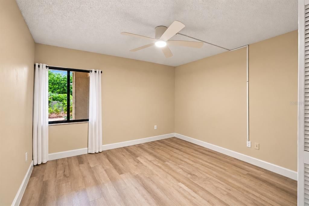 For Sale: $139,000 (2 beds, 2 baths, 1146 Square Feet)
