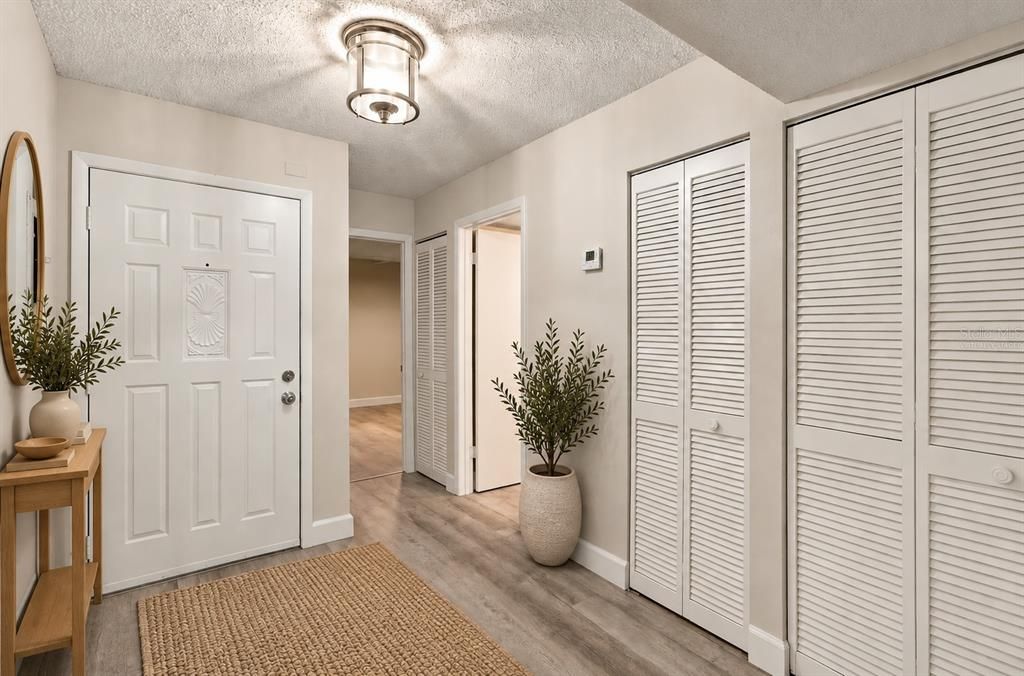 For Sale: $139,000 (2 beds, 2 baths, 1146 Square Feet)