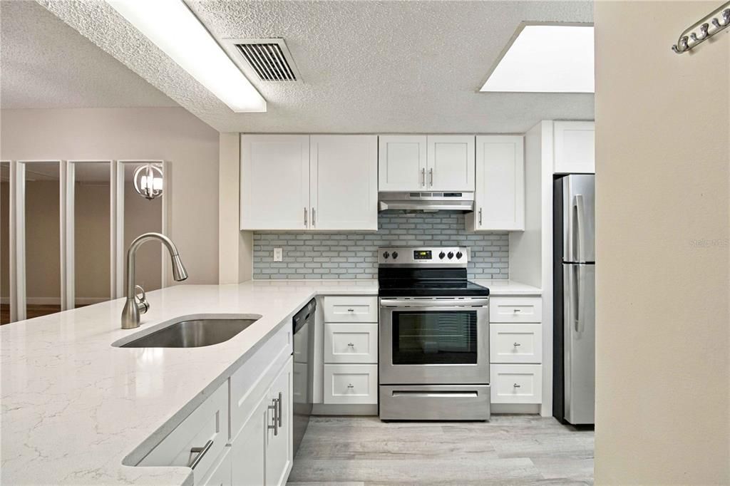 For Sale: $139,000 (2 beds, 2 baths, 1146 Square Feet)