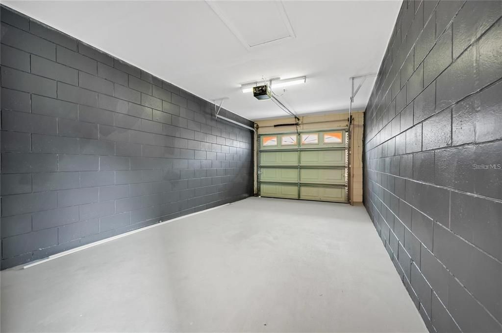 For Sale: $285,000 (3 beds, 2 baths, 1169 Square Feet)