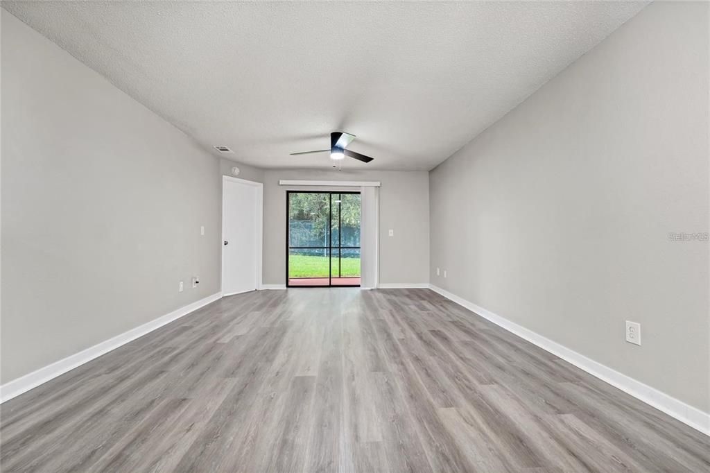 For Sale: $285,000 (3 beds, 2 baths, 1169 Square Feet)