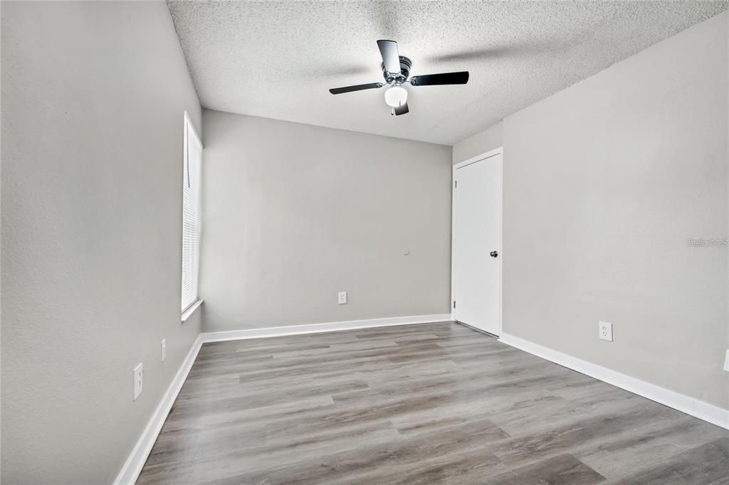 For Sale: $285,000 (3 beds, 2 baths, 1169 Square Feet)