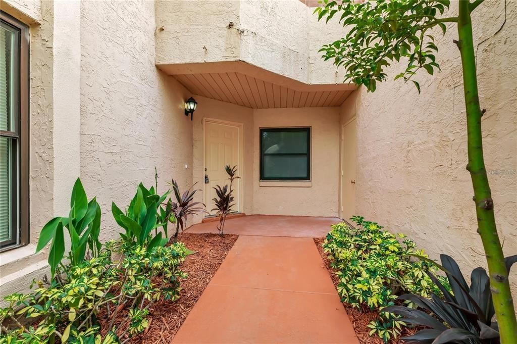 For Sale: $285,000 (3 beds, 2 baths, 1169 Square Feet)