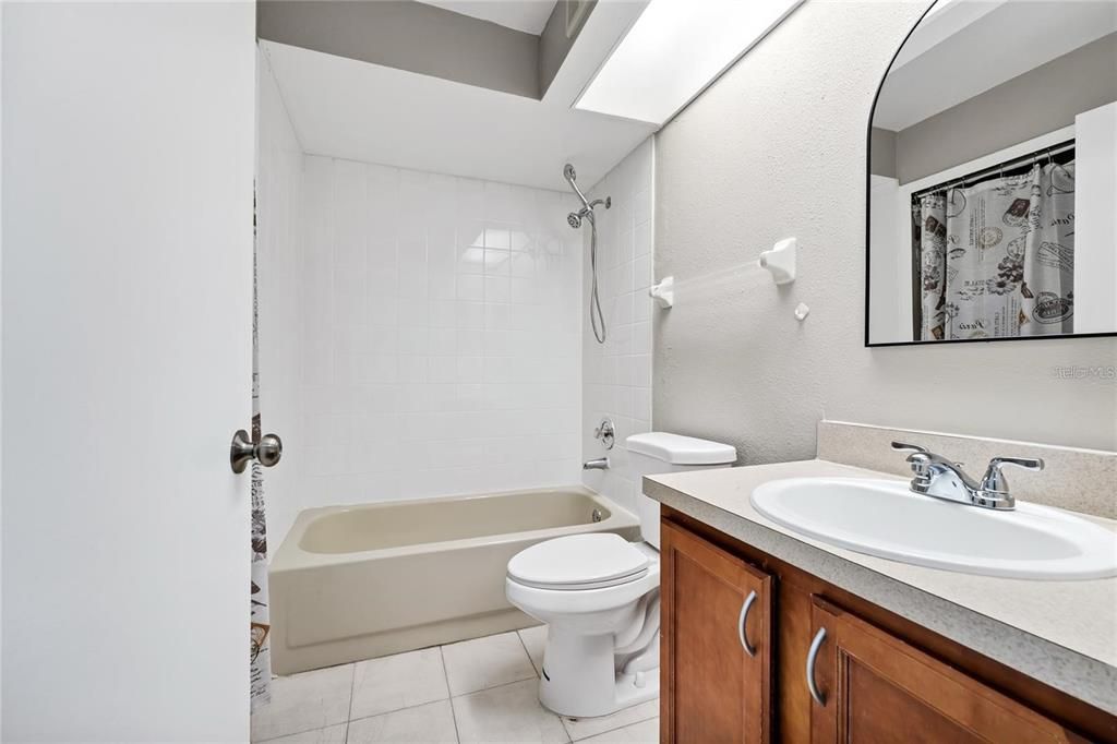 For Sale: $285,000 (3 beds, 2 baths, 1169 Square Feet)