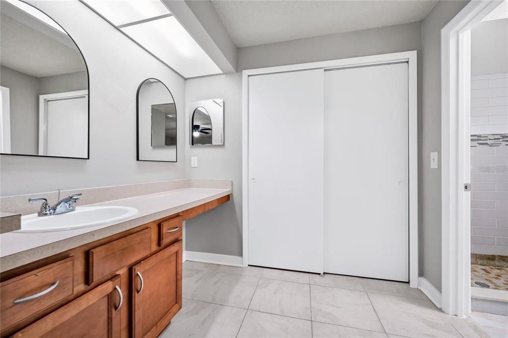 For Sale: $285,000 (3 beds, 2 baths, 1169 Square Feet)