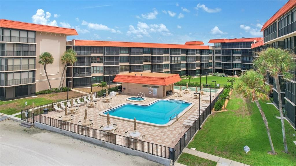 В аренду: $3,950 (2 спален, 2 ванн, 1103 Квадратных фут)