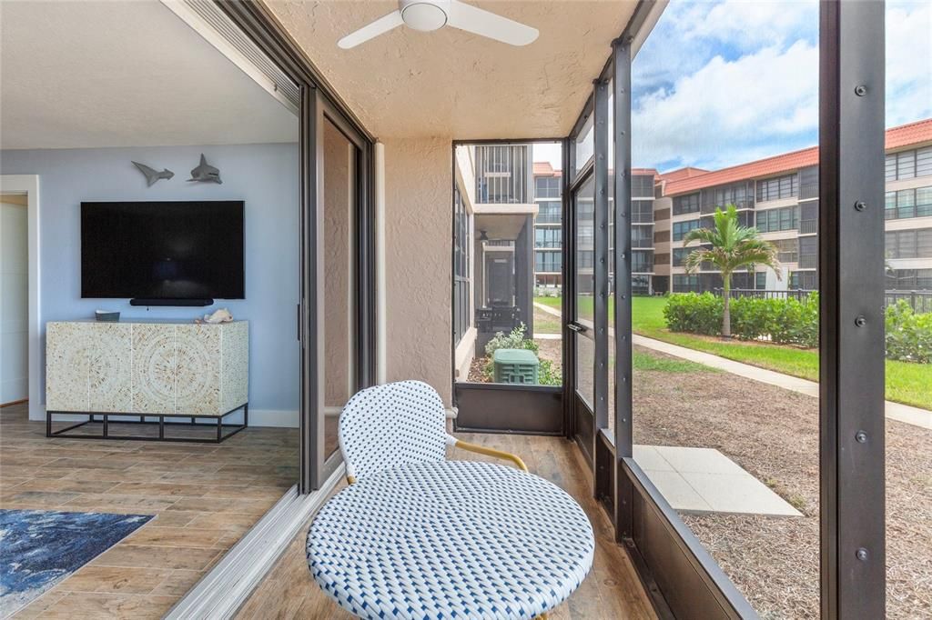 В аренду: $3,950 (2 спален, 2 ванн, 1103 Квадратных фут)