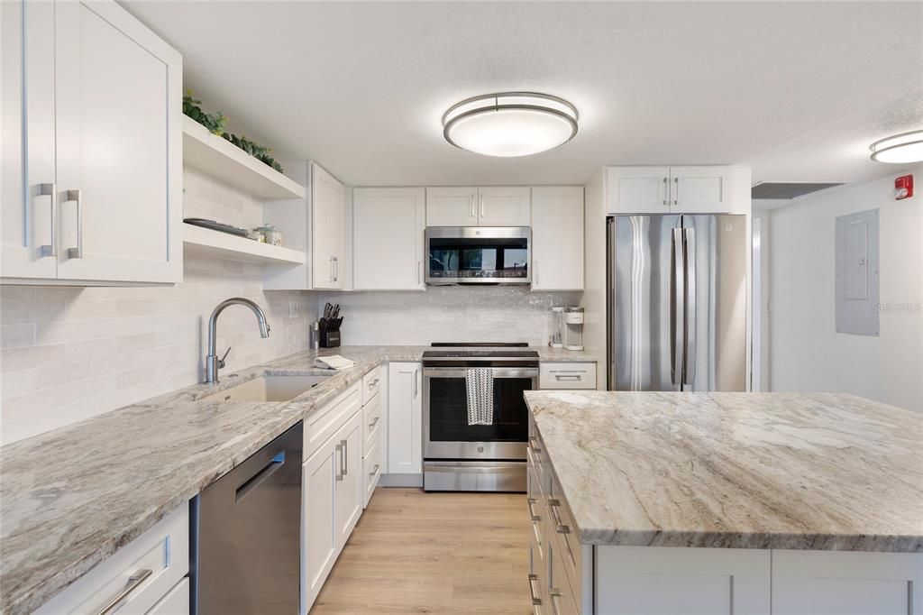 В аренду: $3,950 (2 спален, 2 ванн, 1103 Квадратных фут)