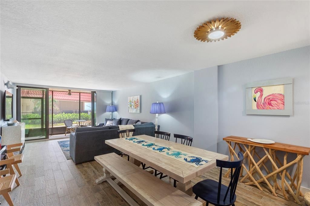В аренду: $3,950 (2 спален, 2 ванн, 1103 Квадратных фут)