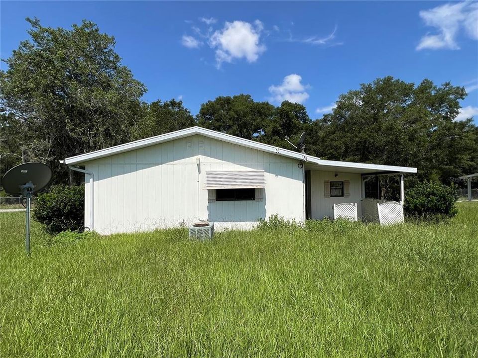 For Sale: $65,000 (2 beds, 1 baths, 960 Square Feet)