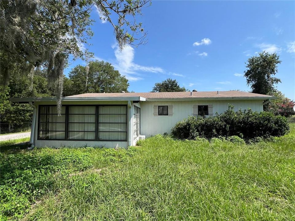 For Sale: $65,000 (2 beds, 1 baths, 960 Square Feet)
