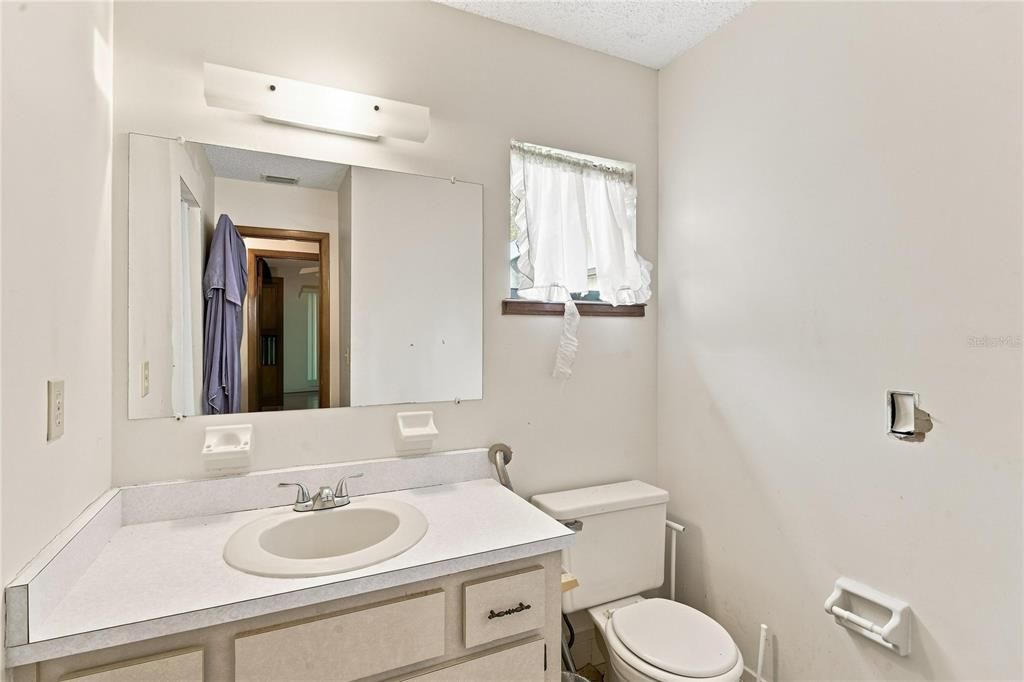 For Sale: $65,000 (2 beds, 1 baths, 960 Square Feet)