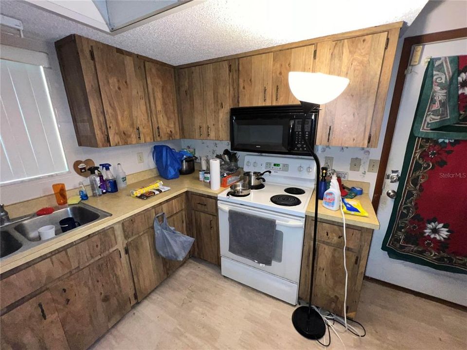 For Sale: $65,000 (2 beds, 1 baths, 960 Square Feet)