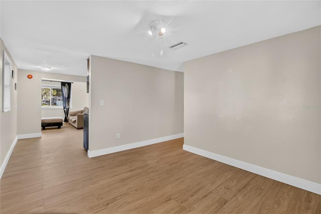 En Venta: $250,000 (3 camas, 1 baños, 1048 Pies cuadrados)