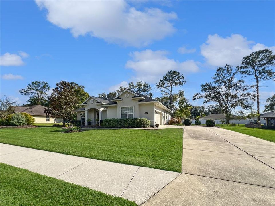 For Sale: $525,000 (4 beds, 3 baths, 2294 Square Feet)