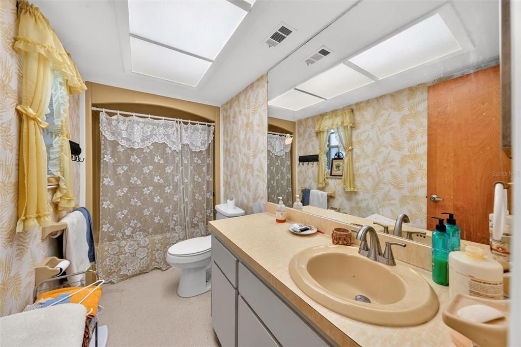 For Sale: $295,000 (3 beds, 2 baths, 1659 Square Feet)