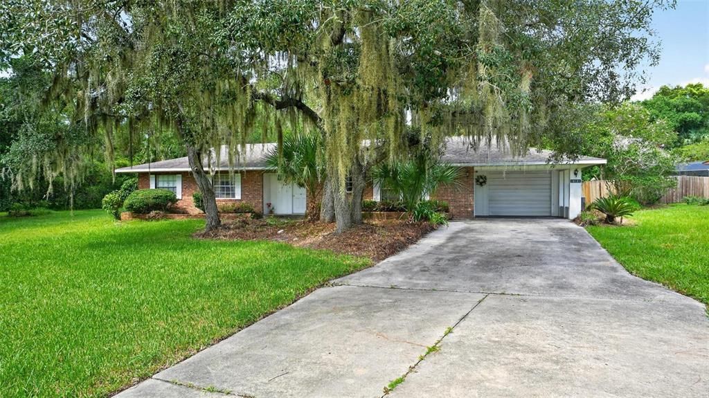 For Sale: $295,000 (3 beds, 2 baths, 1659 Square Feet)